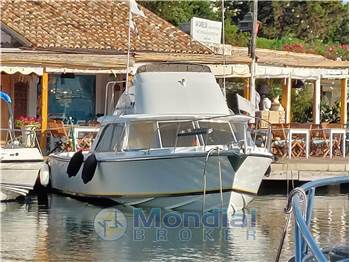 Bertram Yacht 31' Fbc