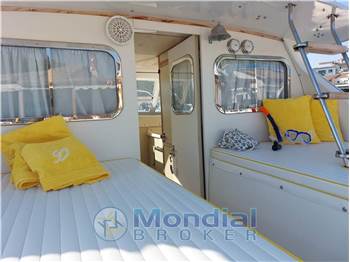 Bertram Yacht 31' Fbc
