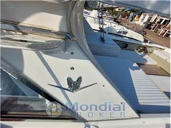 Bertram Yacht 31' Fbc