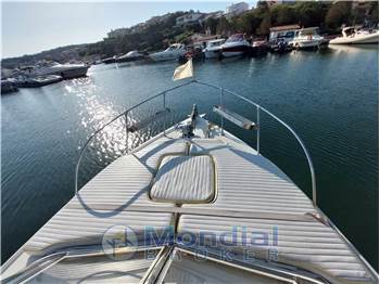 Bertram Yacht 31' Fbc