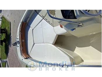 INVICTUS YACHT FX190