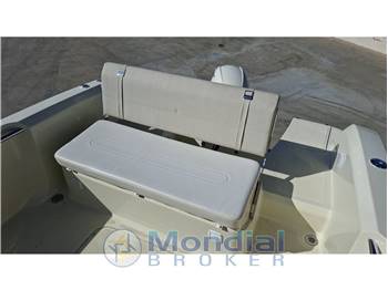 INVICTUS YACHT FX190