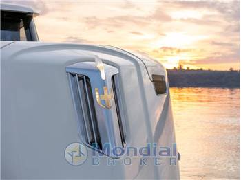 INVICTUS YACHT Invictus ST550