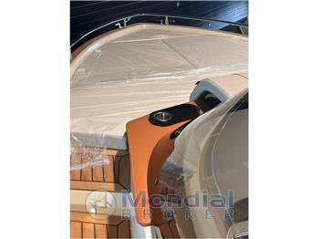 INVICTUS YACHT GT320 spectrum blue 2026