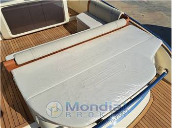 INVICTUS YACHT GT320