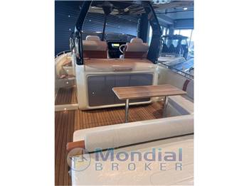 INVICTUS YACHT GT320 spectrum blue 2026