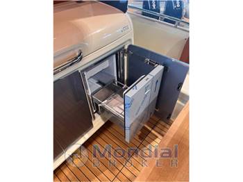 INVICTUS YACHT GT320 spectrum blue 2026