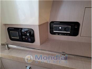 INVICTUS YACHT GT 280 WILD BRONZE