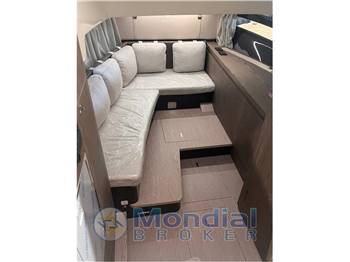 INVICTUS YACHT GT 320 WILD BRONZE