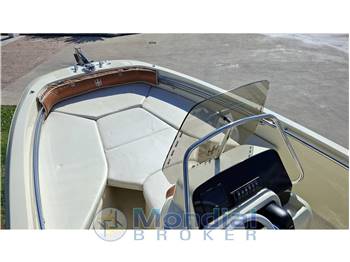 INVICTUS YACHT FX 190