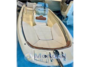 INVICTUS YACHT FX 190