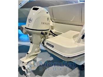 INVICTUS YACHT FX 190