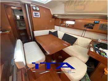 Beneteau Oceanis 43