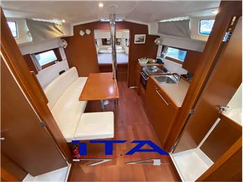 Beneteau Oceanis 38.1