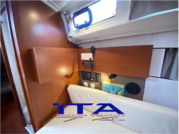 Beneteau Oceanis 38.1