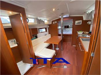 Beneteau Oceanis 38.1