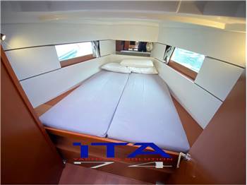 Beneteau Oceanis 38.1