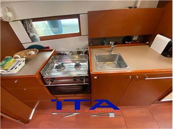 Beneteau Oceanis 38.1