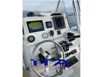 Century boats Century 2400 CC