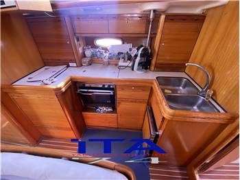 bavaria 42 cruiser