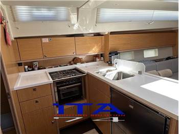 Bavaria yachts C45 Style