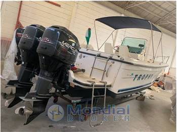 BAYLINER TROPHY 2503
