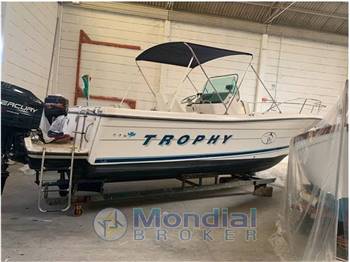 BAYLINER TROPHY 2503