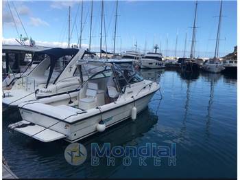 Pursuit Cuddy 2560 Cuddy 2560