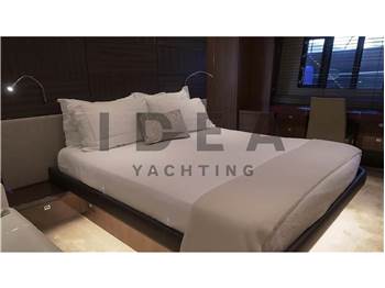 Princess Yachts V72