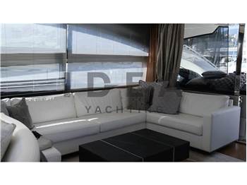 Princess Yachts V72