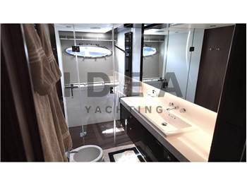 Princess Yachts V72