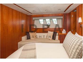 Sunseeker Predator 82