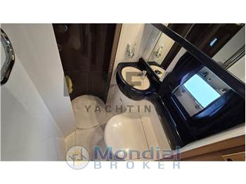 Princess Yachts Princess 420 Fly