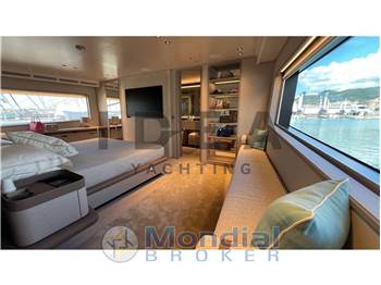 Custom Line Navetta 30