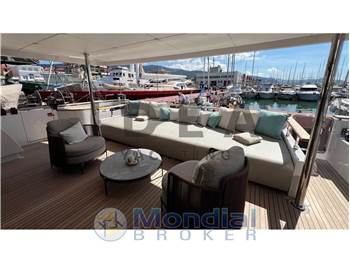 Custom Line Navetta 30