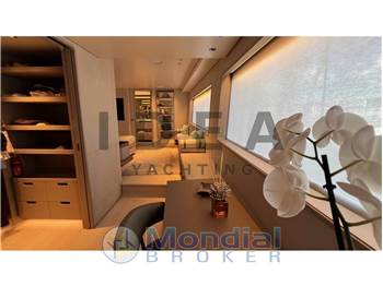 Custom Line Navetta 30