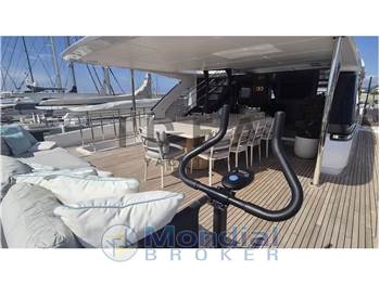 Custom Line Navetta 30