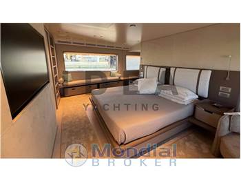 Custom Line Navetta 30