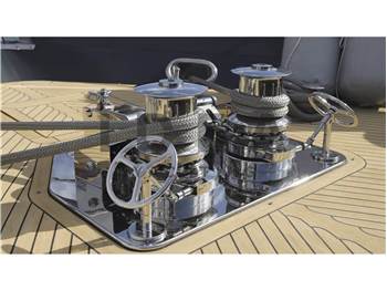 Falcon Yachts 80