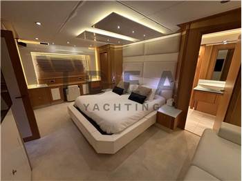Sunseeker Predator 84