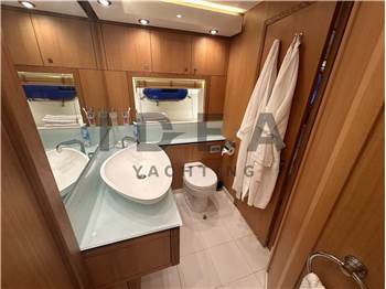 Sunseeker Predator 84