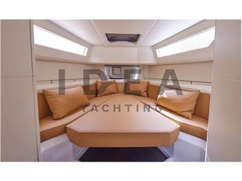 Evo Yachts R4+