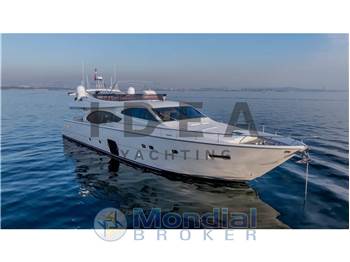 Ferretti Yachts 780