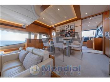 Ferretti Yachts 780