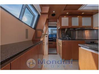 Ferretti Yachts 780