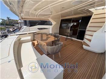 Ferretti Yachts 780