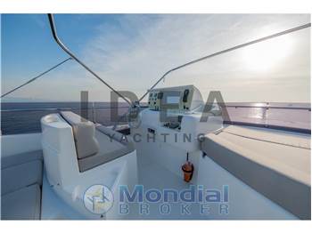 Ferretti Yachts 780