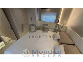 Azimut Fly 68