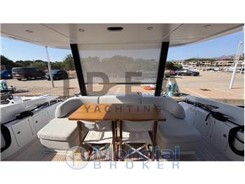 Azimut Fly 68
