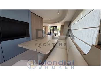 Azimut Fly 68